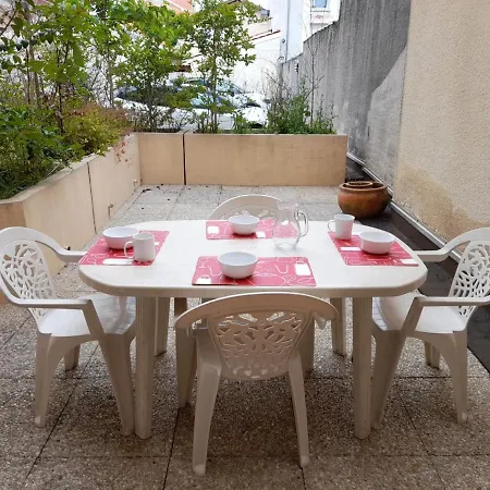 Apartment T2 A Arcachon, Proche Et Centre, Parking Prive, Tv, Wifi, Terrasse - Fr-1-319-506 *